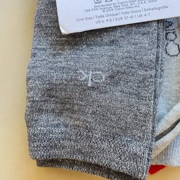 New Calvin Klein Socks Set of 3 Red White Snowflake Winter CK Logo NWT - Picture 4 of 5